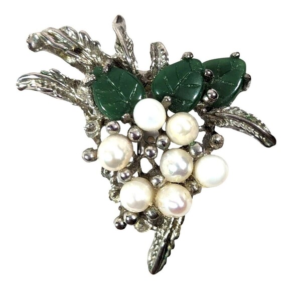Silver Tone Pin Brooch Grape Cluster Faux White Pearls Green Leaves Vintage 60's - Picture 1 of 3